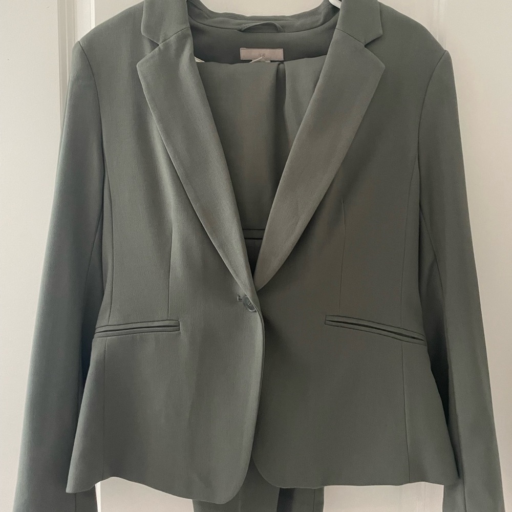 H&M fitted green 2 piece suit